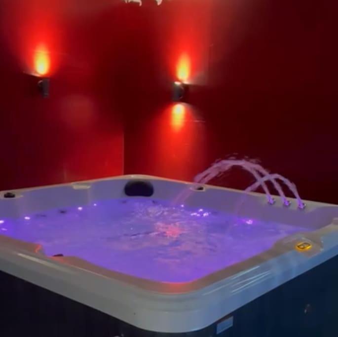 The Exclusive Jacuzzi Apartment Birmingham Buitenkant foto
