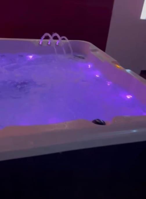 The Exclusive Jacuzzi Apartment Birmingham Buitenkant foto