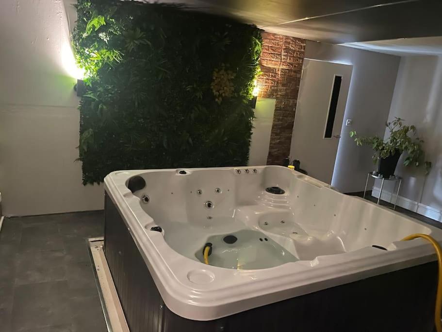 The Exclusive Jacuzzi Apartment Birmingham Buitenkant foto