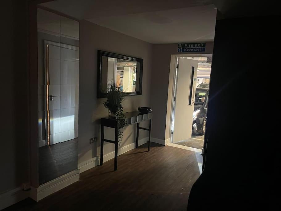 The Exclusive Jacuzzi Apartment Birmingham Buitenkant foto